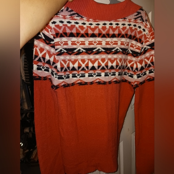 Sweater - Picture 5 of 5